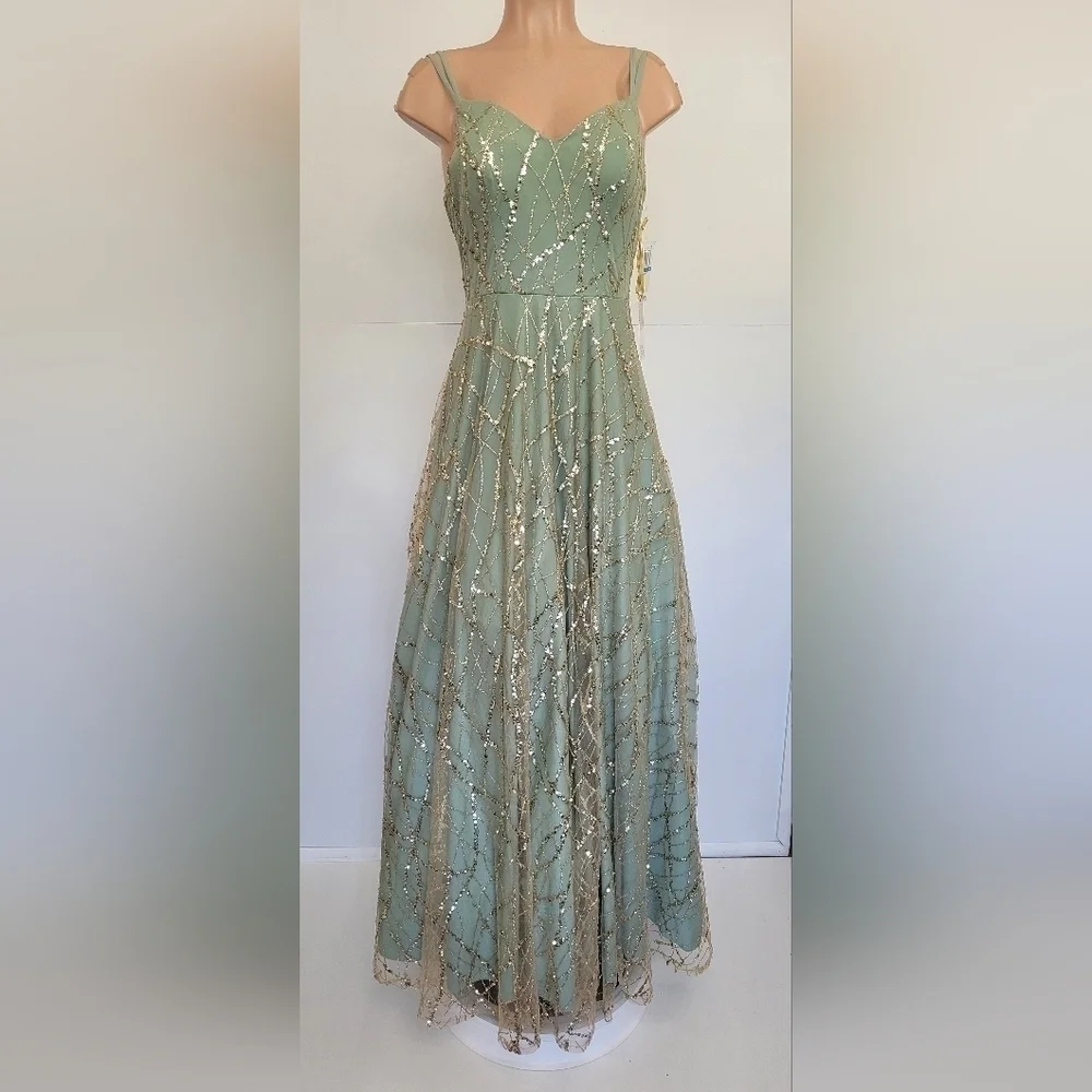 Say Yes Sequin Ball Gown Size 9 Juniors - Picture 8 of 17